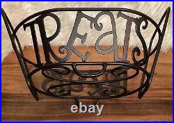 2010 Longaberger Candy Corn Treats Basket with Liner & Lid Wrought Iron Stand