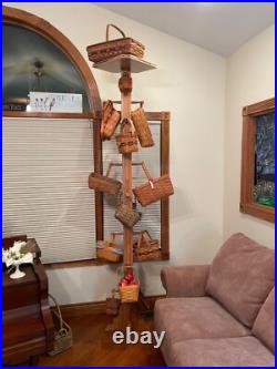 Basket tree display
