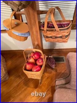 Basket tree display