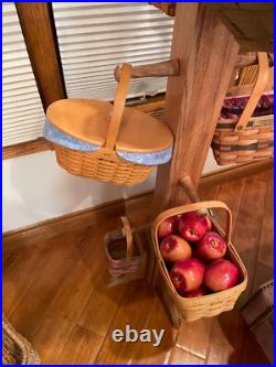 Basket tree display