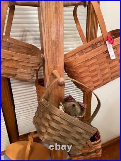 Basket tree display