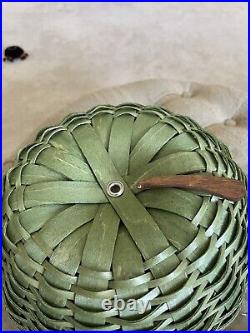 Dresden & Co. (Longaberger) Green Wicker Apple