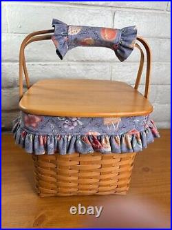 LONGABERGER Large Double-Handled Picnic Basket with Liner Protector Table 1998 LONGABERGER Large Double-Handled Picnic Basket with Liner Protector Table 1998