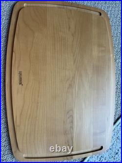 Longaberger 1995 Large Picnic Basket 17x16x14 with Lid, Liner & Protector