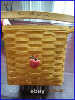 Longaberger 1998 Classic Grandma Bonnies Two Pie Basket set with Lid