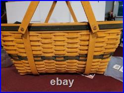Longaberger 1999 Collectors Club Family Picnic Basket with Liner Dual protectors