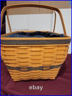 Longaberger 1999 Collectors Club Family Picnic Basket with Liner Dual protectors