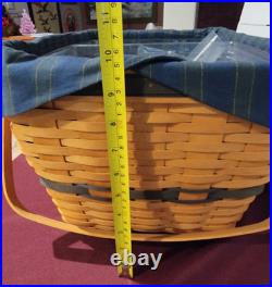 Longaberger 1999 Collectors Club Family Picnic Basket with Liner Dual protectors