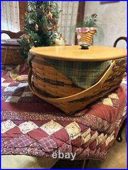 Longaberger 1999 Traditions Collection Generosity Basket with Protectors & Liner