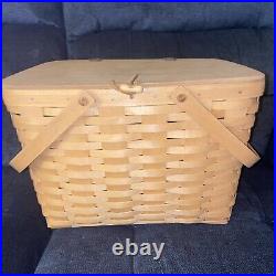 Longaberger 2002 Large Picnic Basket Attached Lid Retired