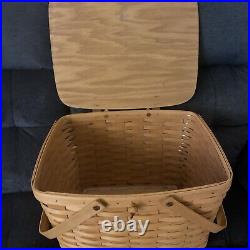 Longaberger 2002 Large Picnic Basket Attached Lid Retired