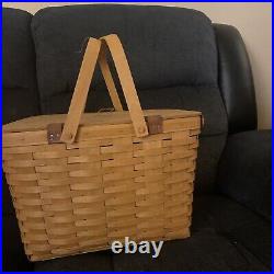 Longaberger 2002 Large Picnic Basket Attached Lid Retired