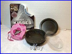Longaberger 2010 Hershey's Kisses Sweetheart Basket Set & Cookbook