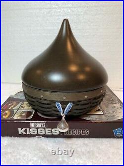 Longaberger 2010 Hershey's Kisses Sweetheart Basket Set & Cookbook