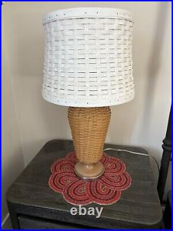 Longaberger Hostess Woven Table Lamp With Dresden And Company Woven Lamp Shade