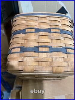 Longaberger Vintage 1986 JW Original Two Pie Basket with protector Longaberger Vintage 1986 JW Original Two Pie Basket with protector