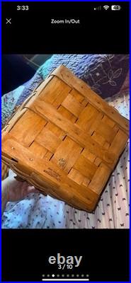 Longaberger Vintage Picnic Basket with attached lid and tray