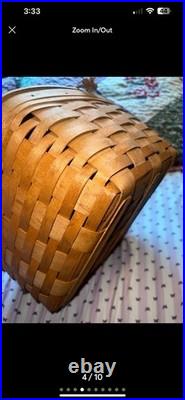 Longaberger Vintage Picnic Basket with attached lid and tray