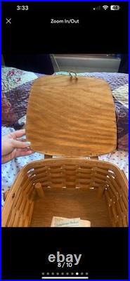Longaberger Vintage Picnic Basket with attached lid and tray